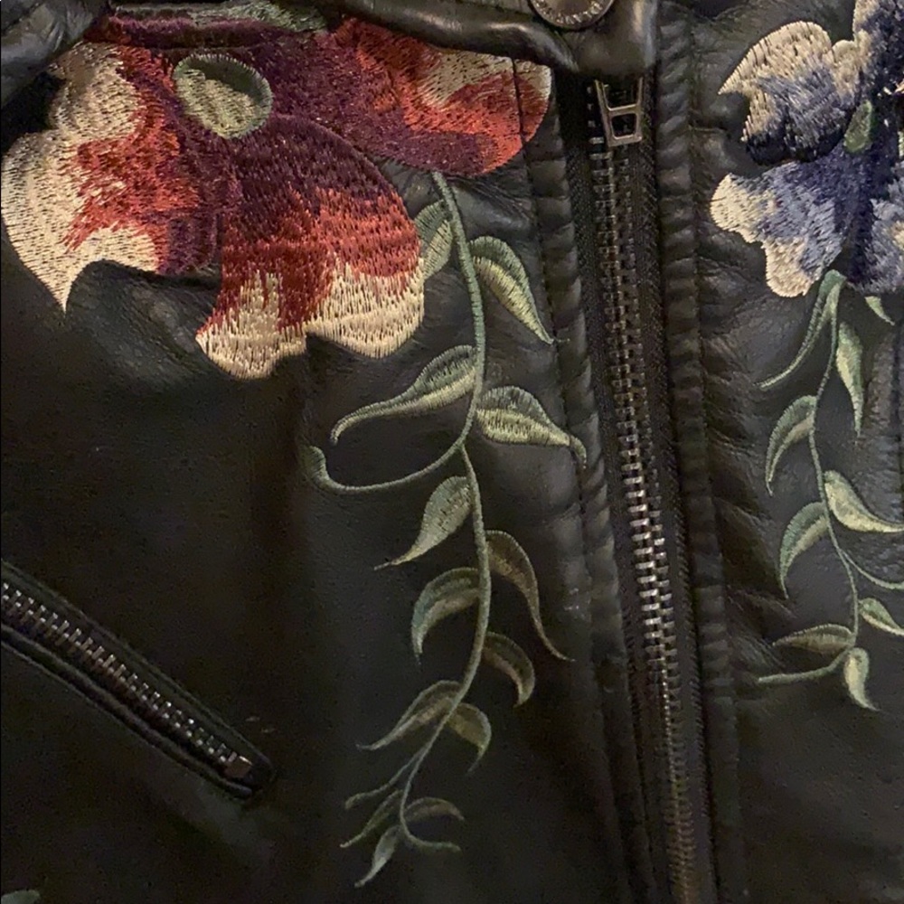 Jacket - Picture 4 of 6